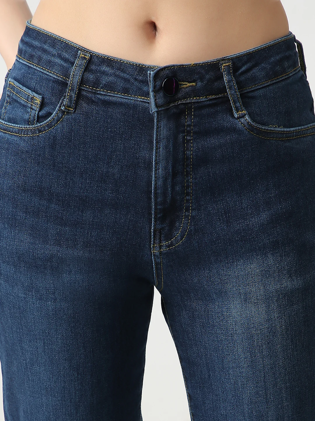 Women Dark High-Rise Slim Straight Jeans - Image 4