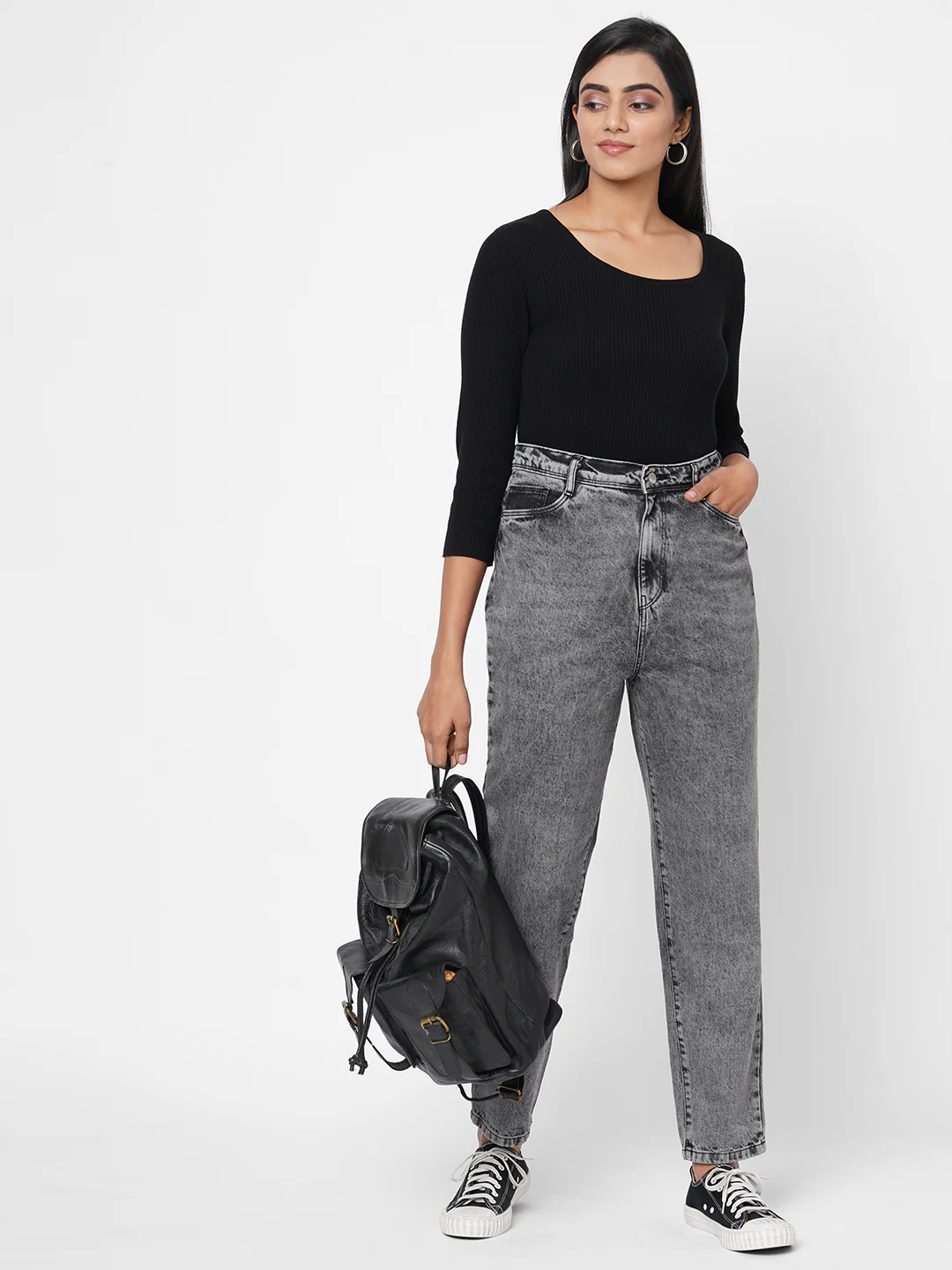 Women Grey High-Rise Mom Fit Jeans - Image 4