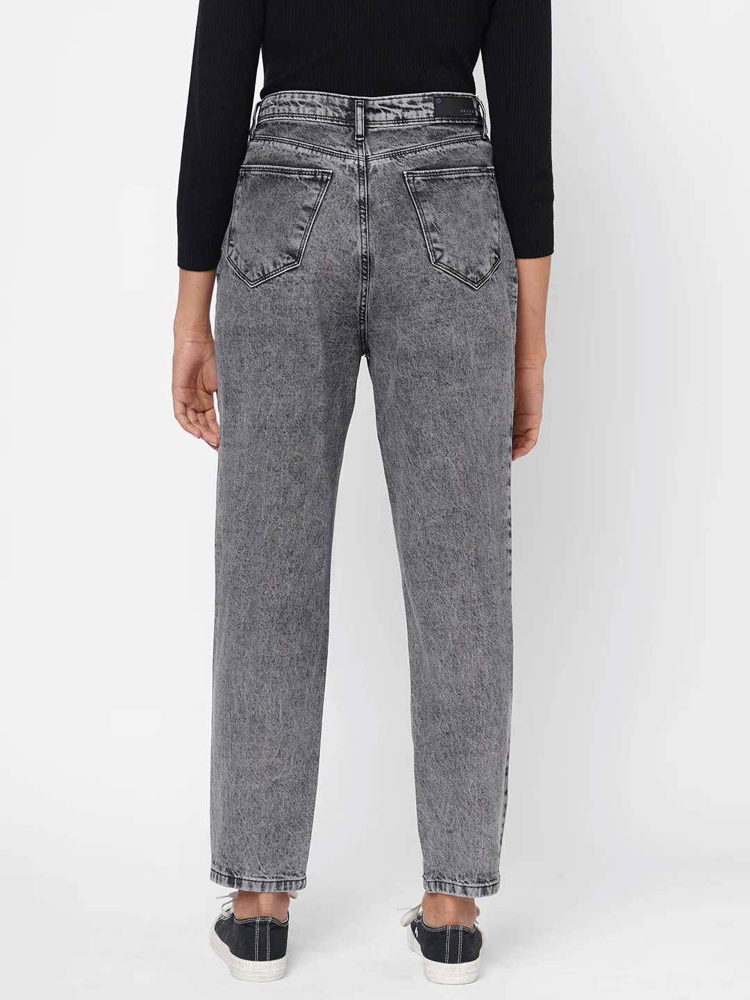 Women Grey High-Rise Mom Fit Jeans - Image 3