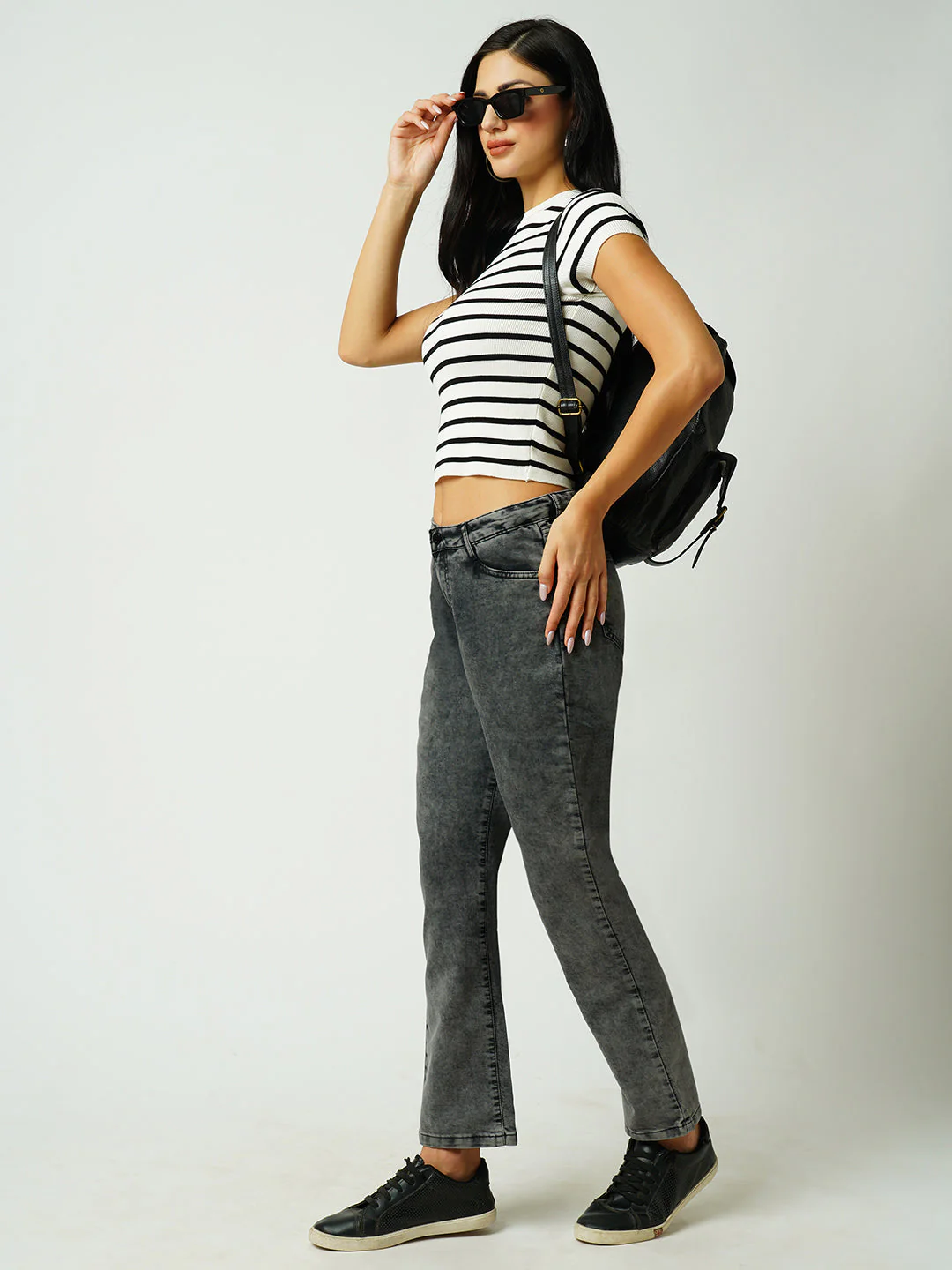 Women Grey High-Rise Relaxed Straight Fit Jeans - Image 4