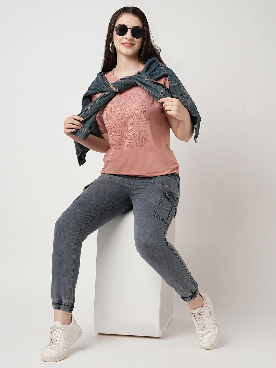 Women Grey Mid-Rise Skinny Joggers