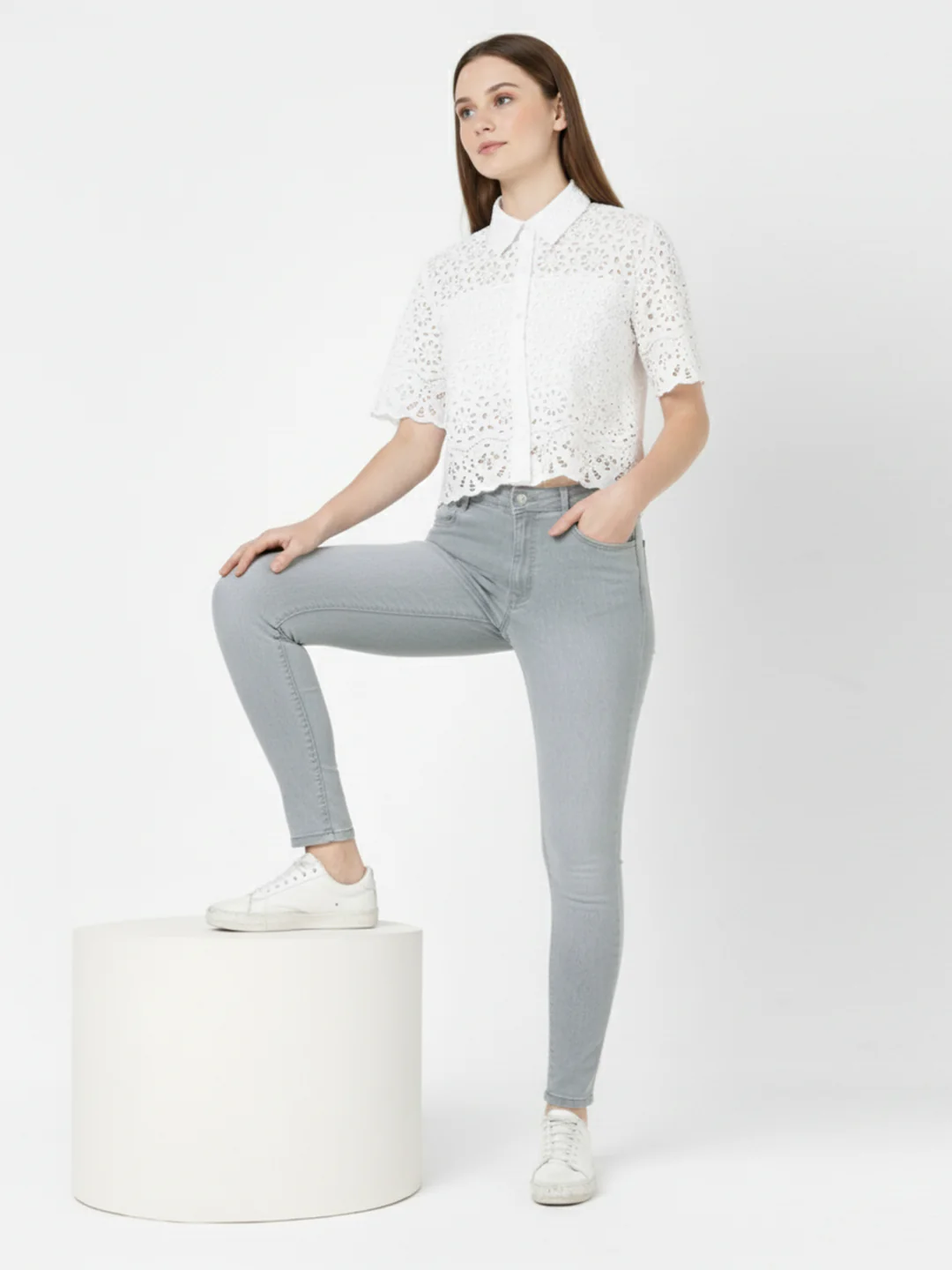 Women Grey Super High-Rise Super Skinny Jeans