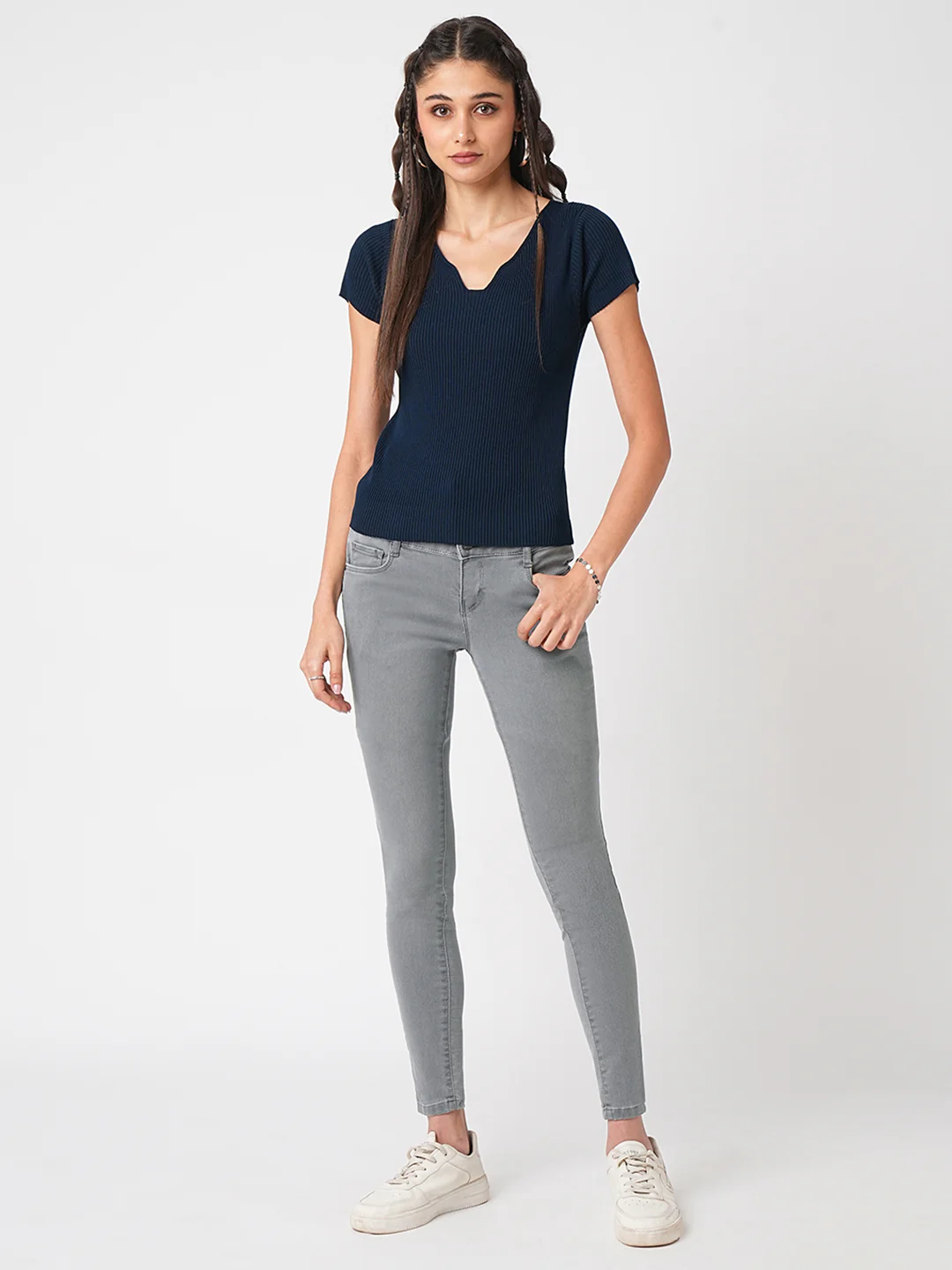 Women Grey Super High-Rise Super Skinny Jeans - Image 4