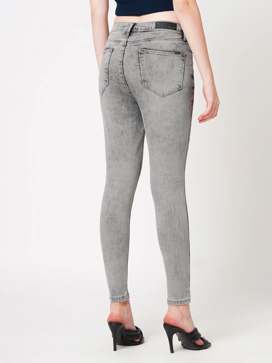 Women Grey Super High-Rise Super Skinny Jeans - Image 3