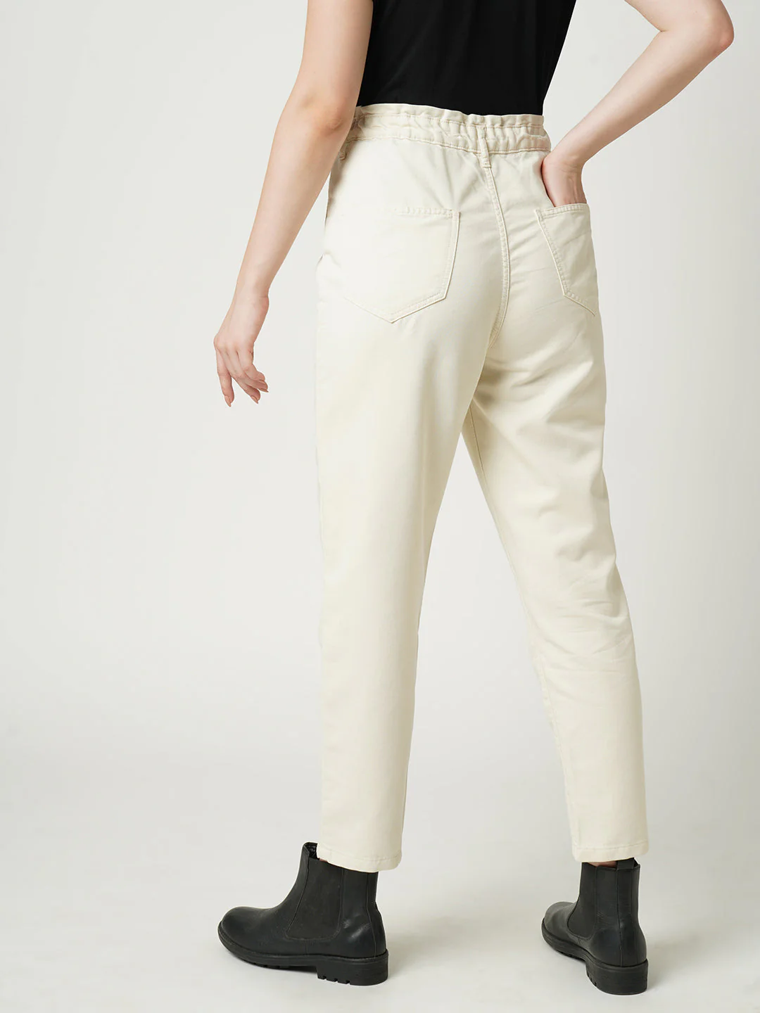 Women High-Rise Baggy Fit Jeans - Image 3