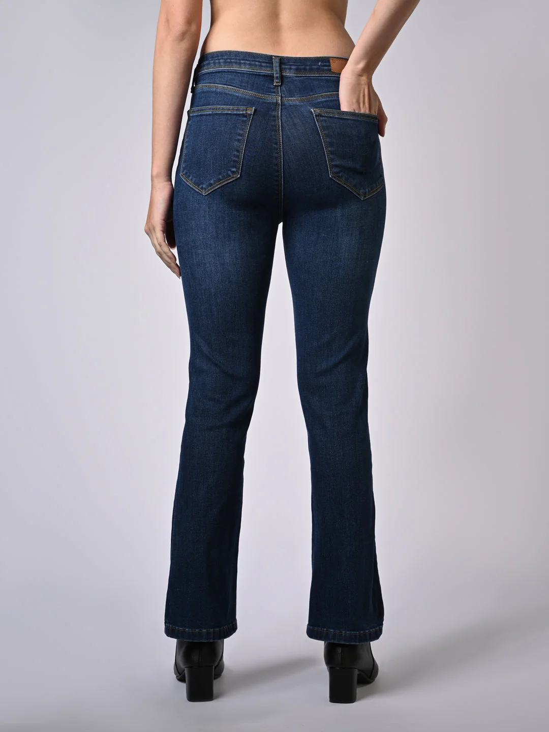 Women High-Rise Flare Jeans - Image 3