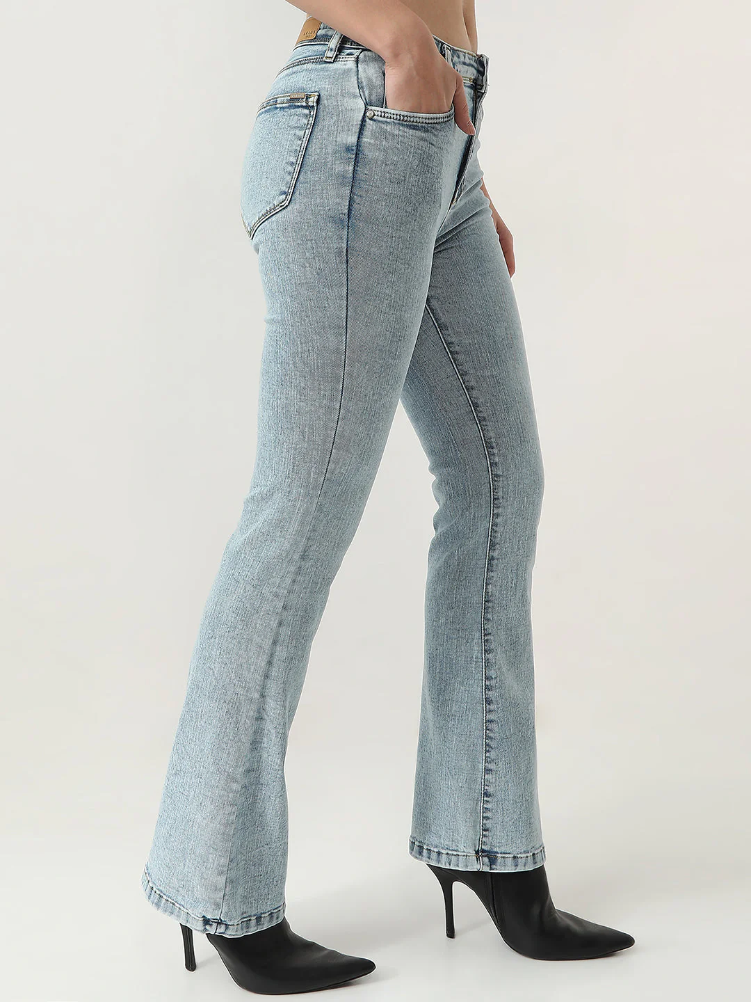Women High-Rise Flare Jeans - Image 4