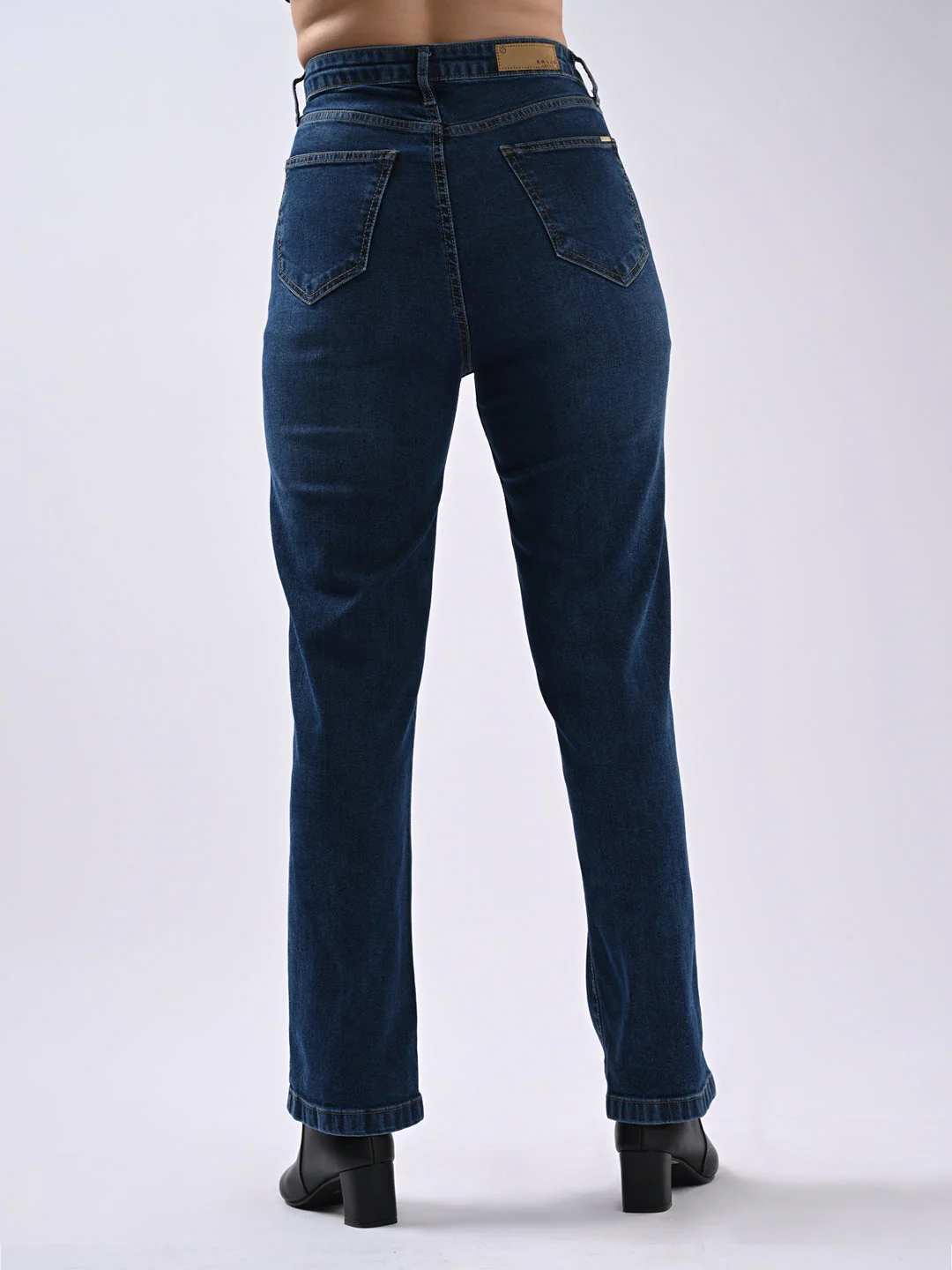 Women High-Rise Loose Straight Fit Jeans - Image 3