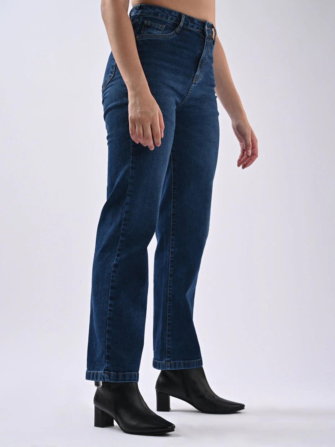 Women High-Rise Loose Straight Fit Jeans - Image 4