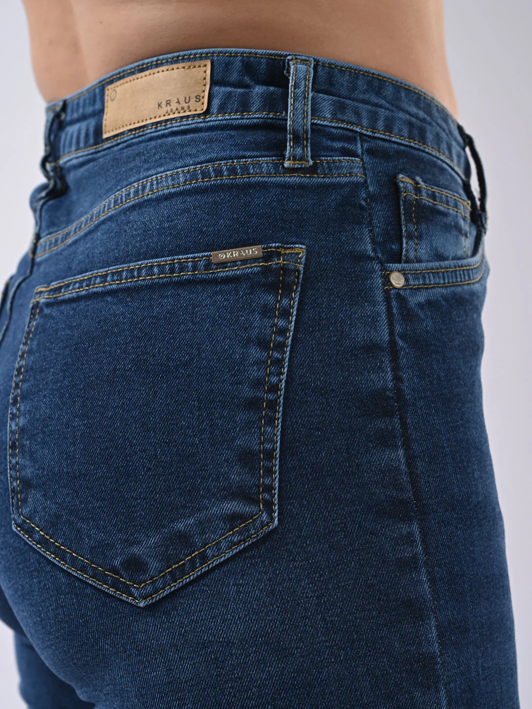 Women High-Rise Loose Straight Fit Jeans - Image 5