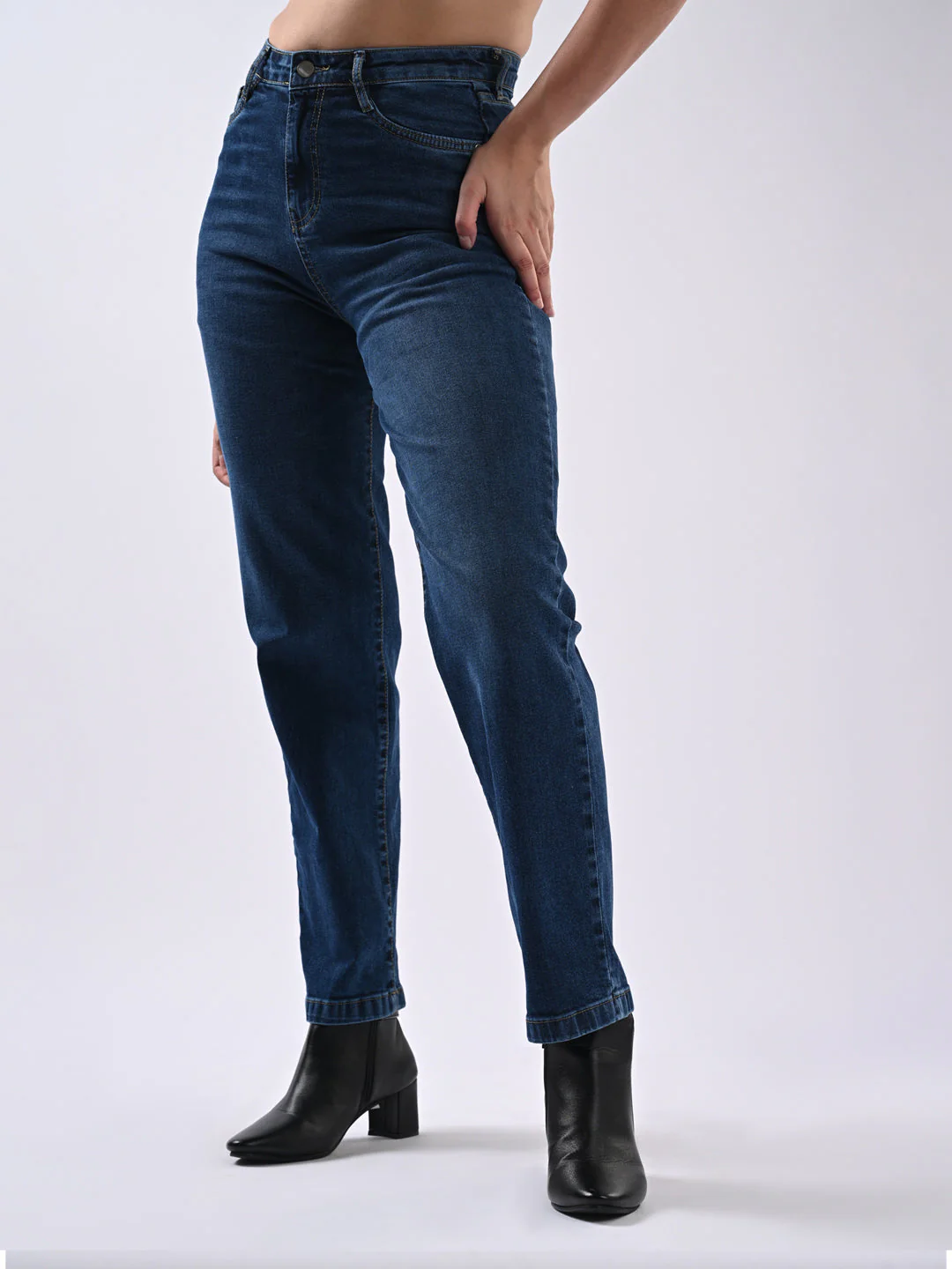 Women High-Rise Loose Straight Fit Jeans - Image 6