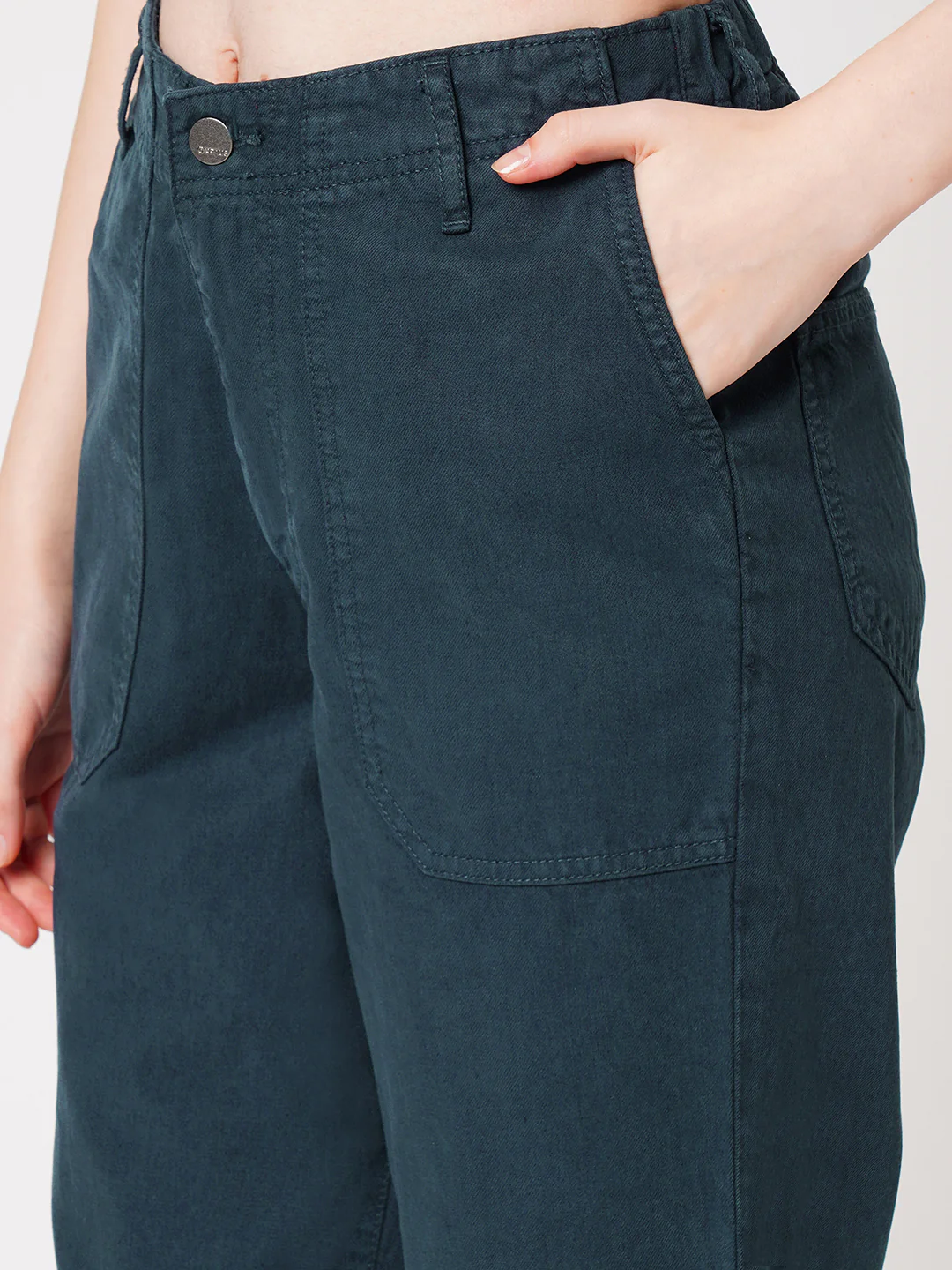 Women High-Rise Loose Straight Jeans - Image 6