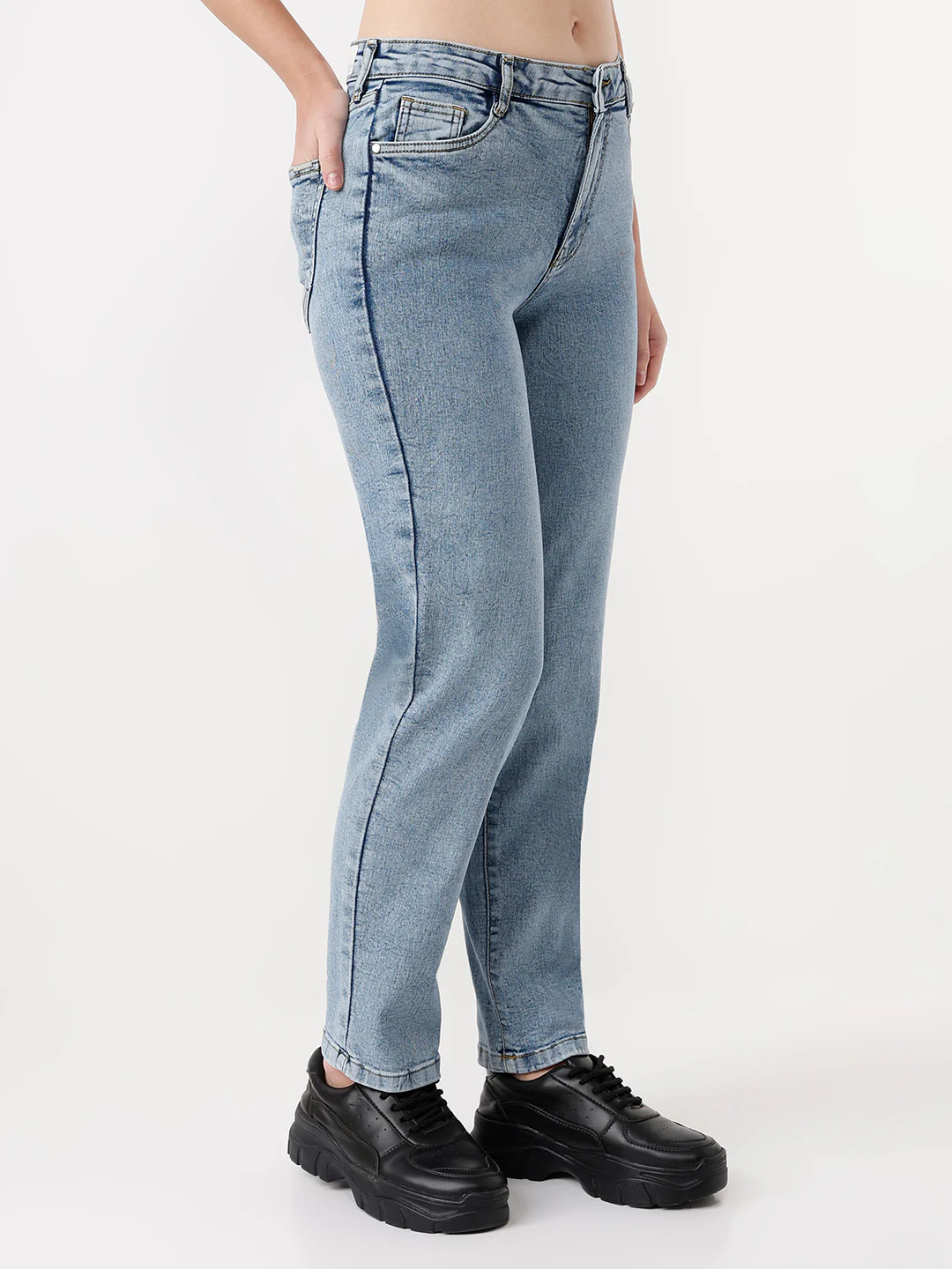 Women High-Rise Mom Fit Jeans - Image 5