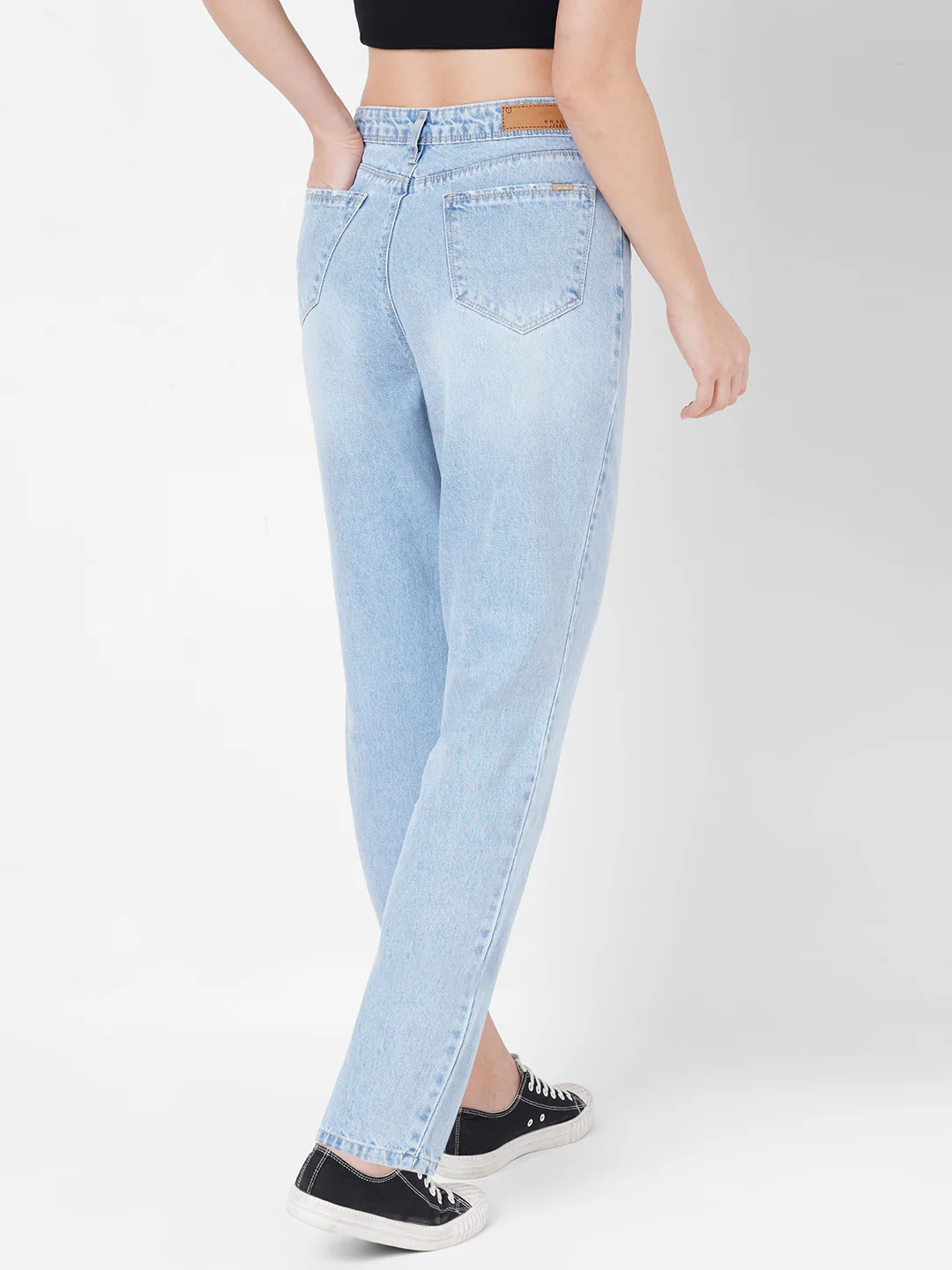 Women High-Rise Mom Fit Jeans - Image 3