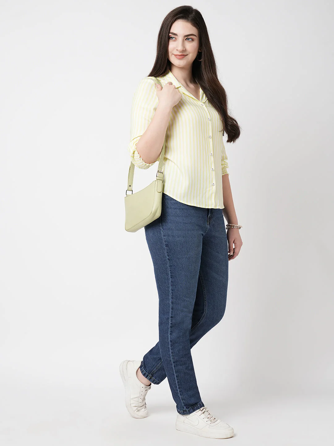 Women High-Rise Mom Fit Jeans - Image 4