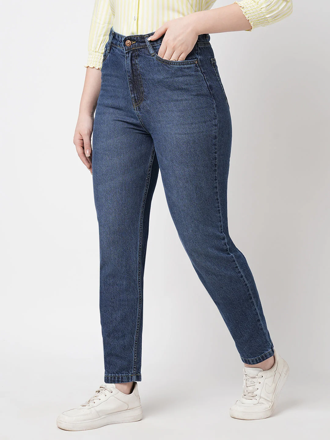 Women High-Rise Mom Fit Jeans - Image 5