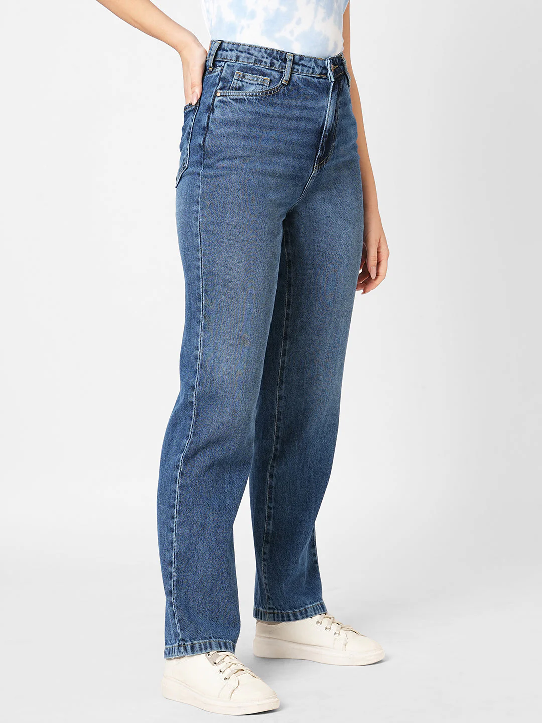 Women High-Rise Mom Fit Jeans - Image 5