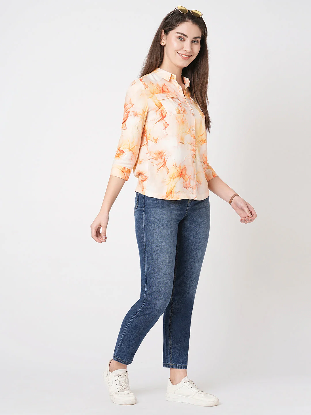 Women High-Rise Mom Fit Jeans - Image 4