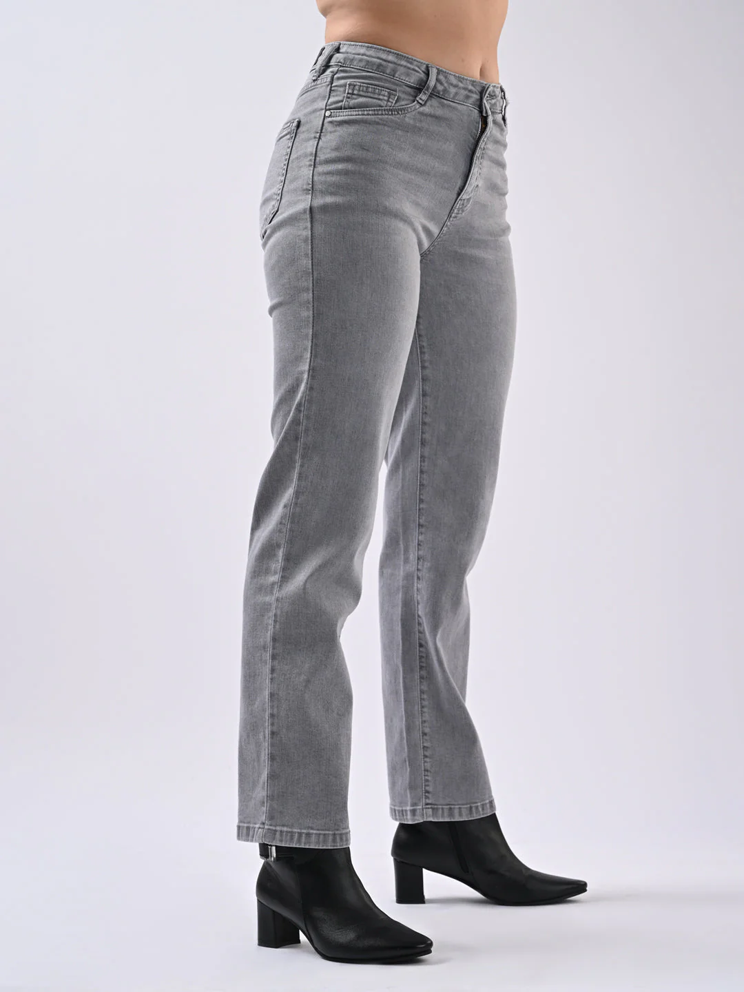 Women Grey High-Rise Relax Straight Fit Jeans - Image 4