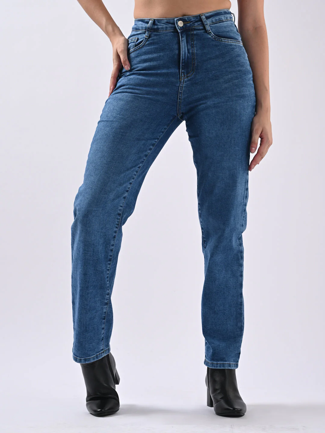 Women High-Rise Relax Straight Fit Jeans - Image 2