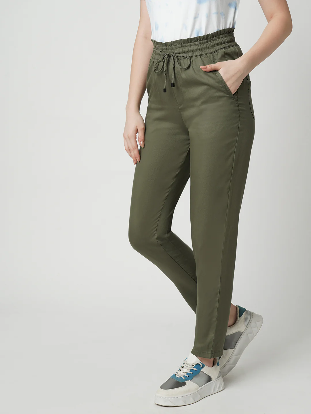 Women High-Rise Relaxed Fit Paper Bag Pants - Image 4