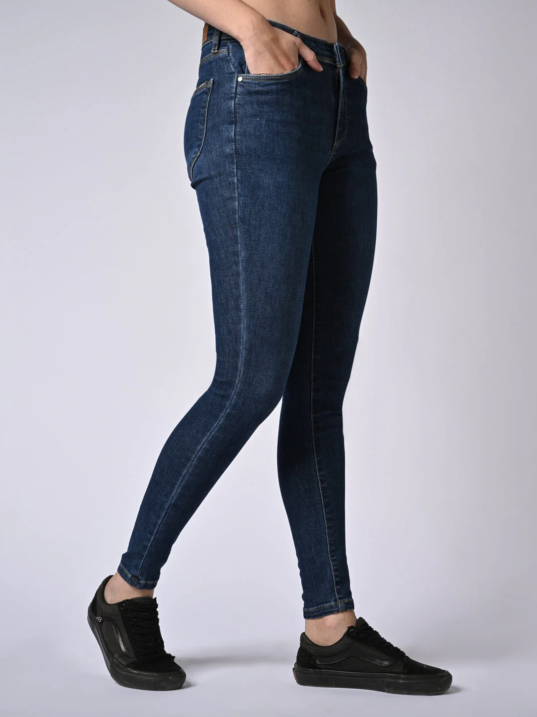 Women High-Rise Skinny Jeans - Image 4