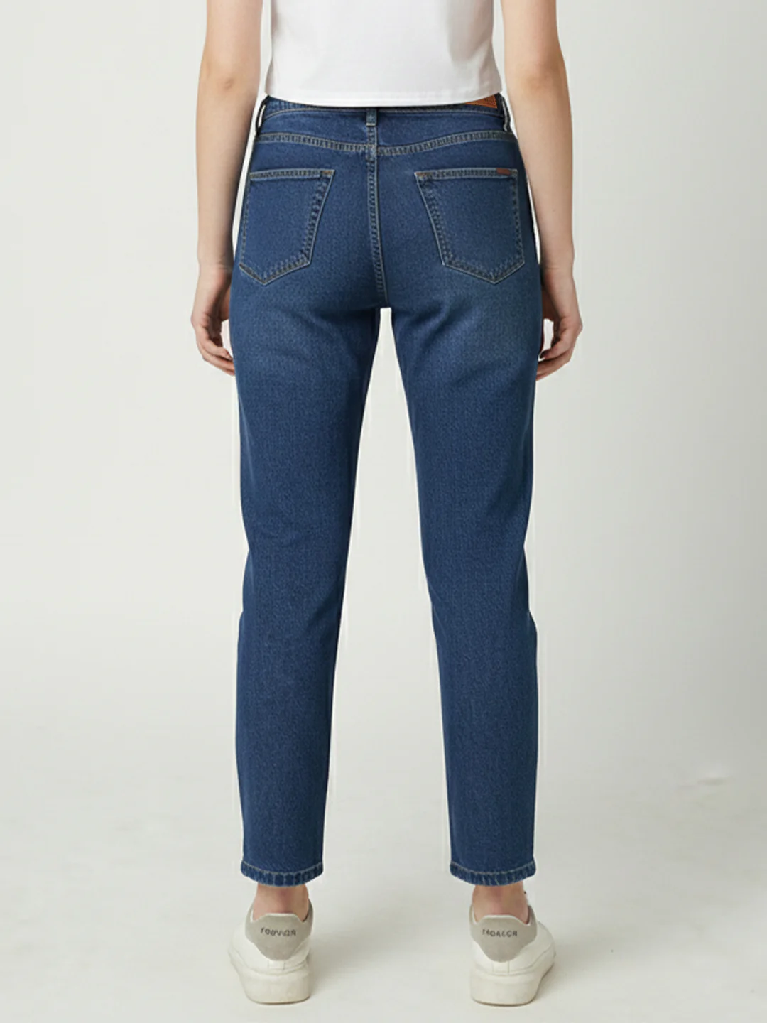 Women High-Rise Slim Straight Fit Jeans - Image 3