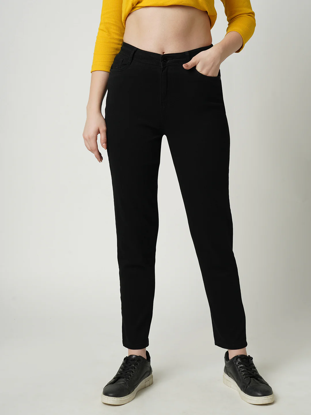 Women High-Rise Slim Straight Fit Jeans - Image 2