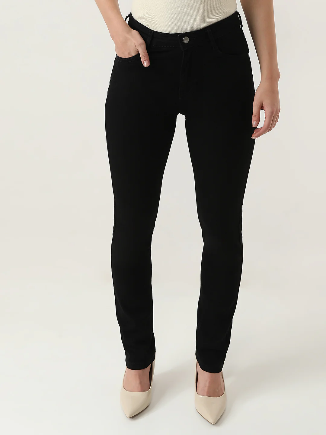 Women High-Rise Straight Fit Jeans - Image 2