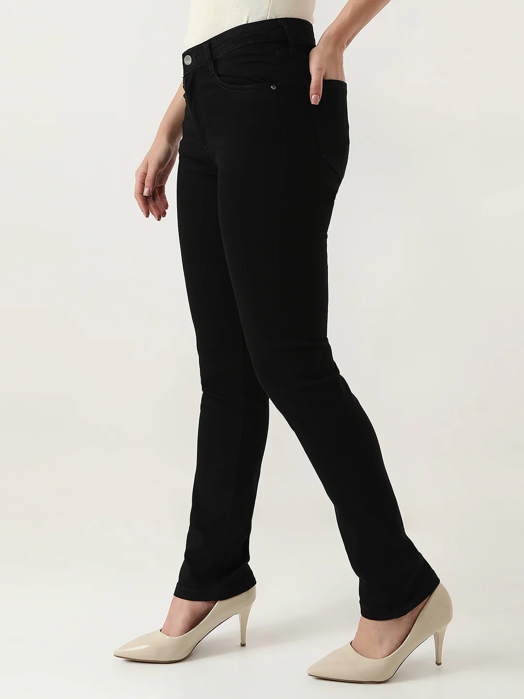 Women High-Rise Straight Fit Jeans - Image 6