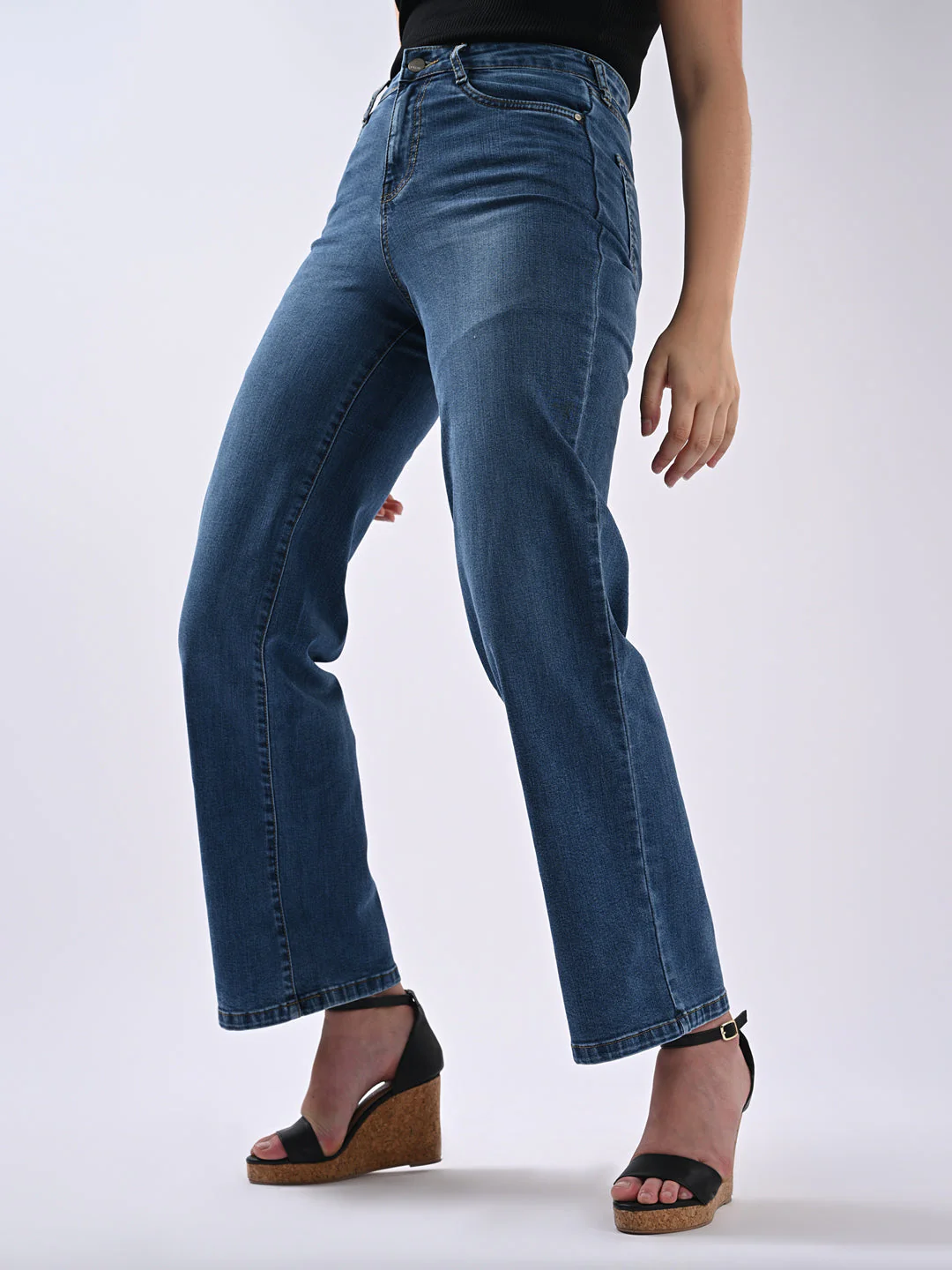 Women High-Rise Wide Leg Jeans - Image 4