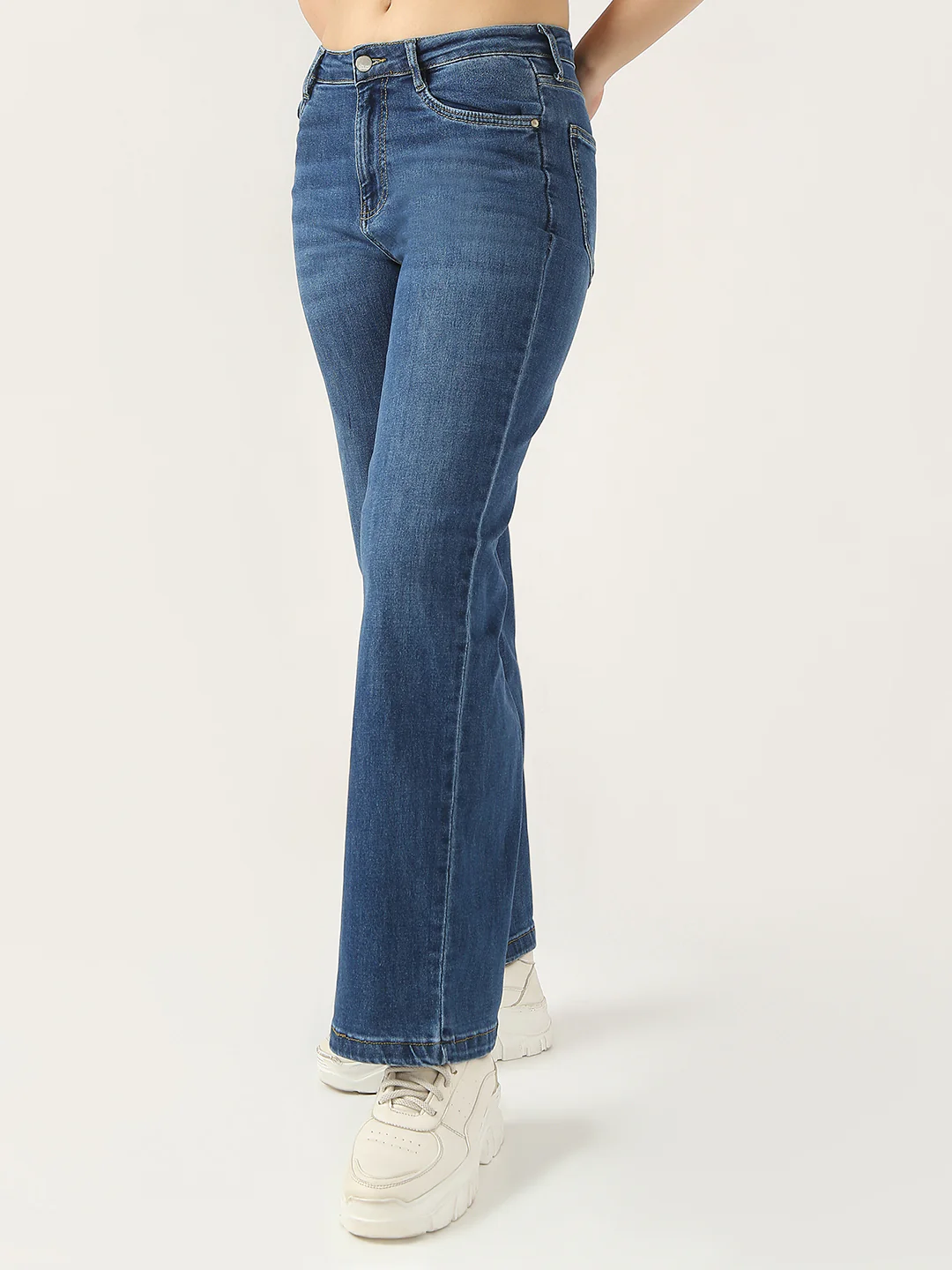 Women High-Rise Wide Leg Jeans - Image 4