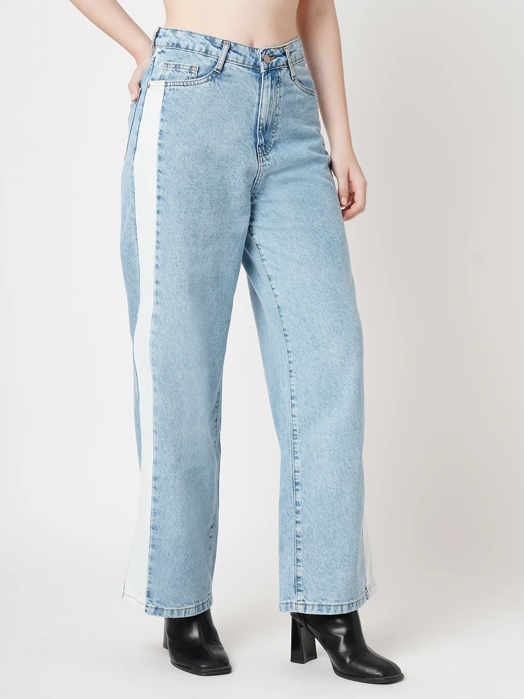 Women High-Rise Wide Leg Jeans - Image 5