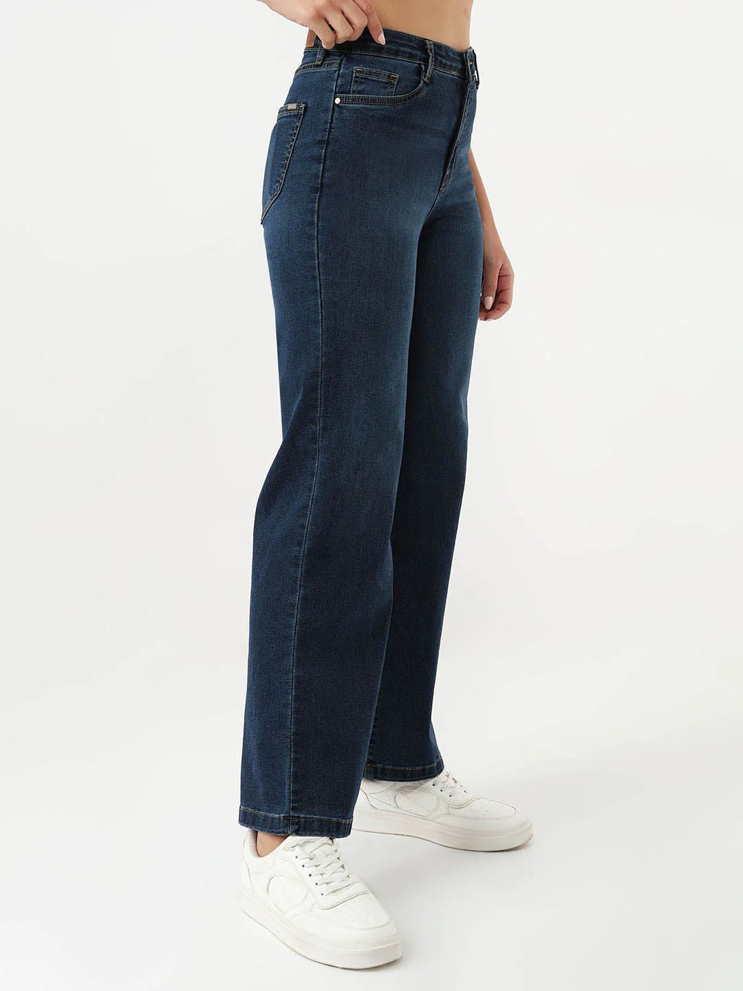 Women High-Rise Wide Leg Jeans - Image 4