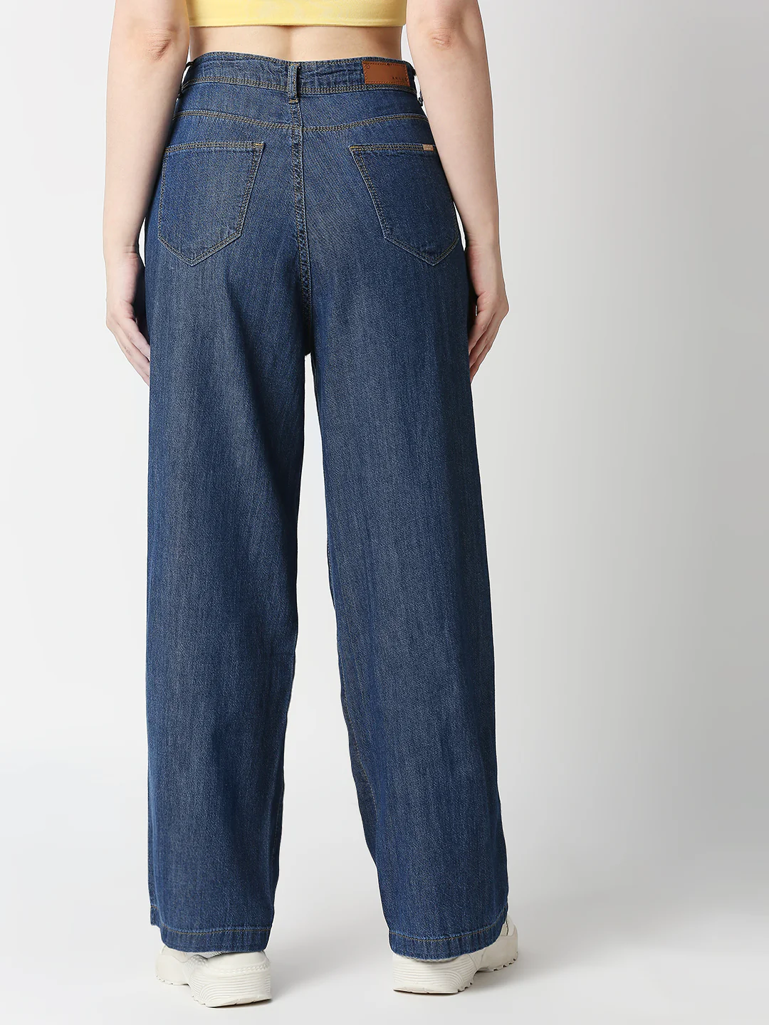 Women High-Rise Wide Leg Jeans - Image 3