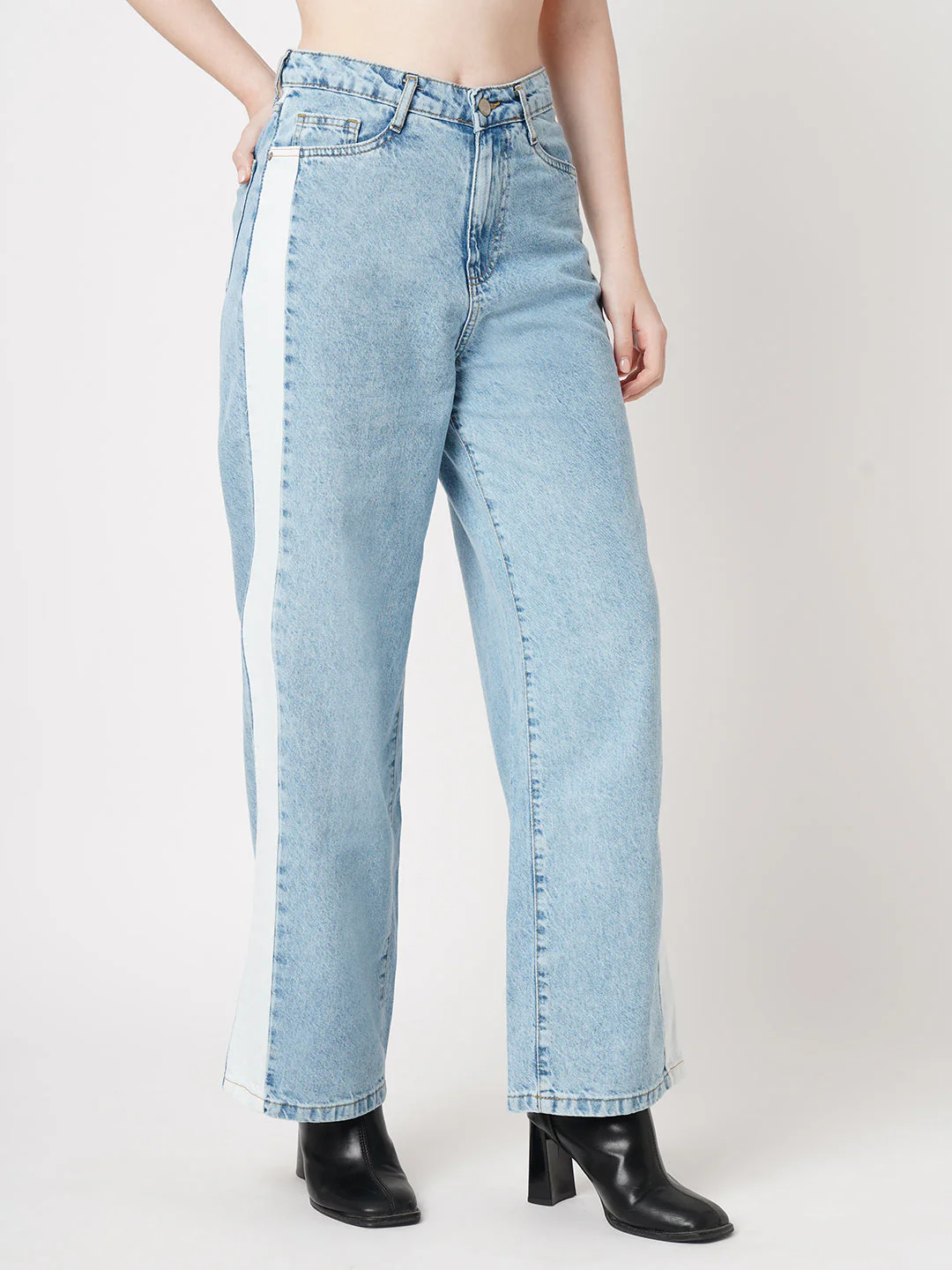 Women High-Rise Wide Leg Jeans - Image 5