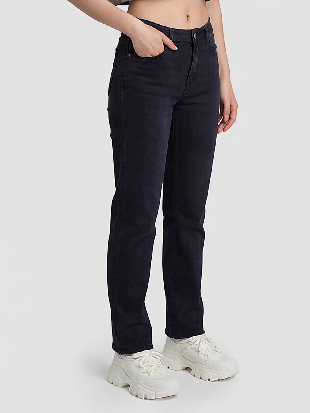 Women Indigo High-Rise Slim Straight Fit Jeans - Image 4