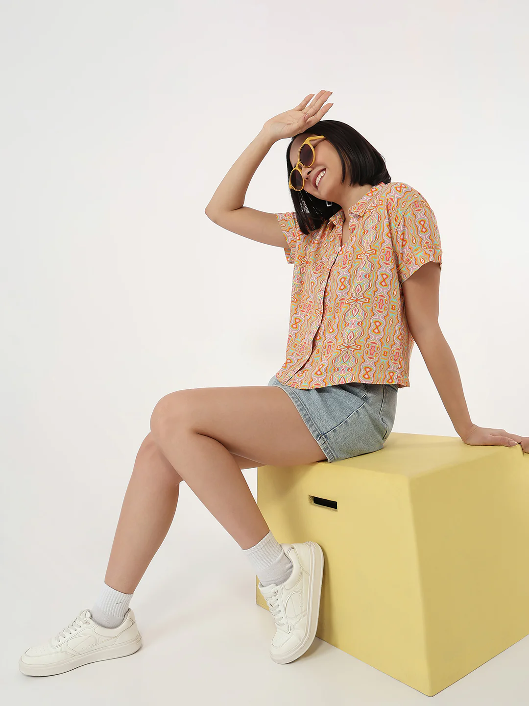 Women Kaleidoscope Print Crop Shirt