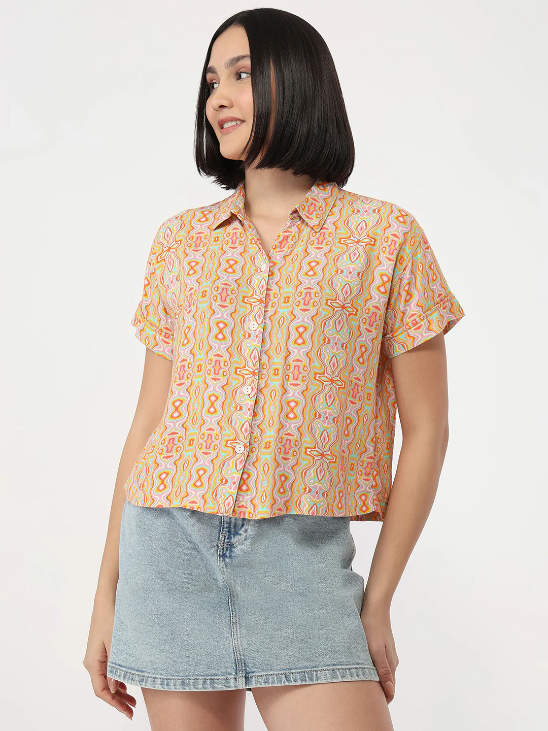 Women Kaleidoscope Print Slim Crop Shirt - Image 2