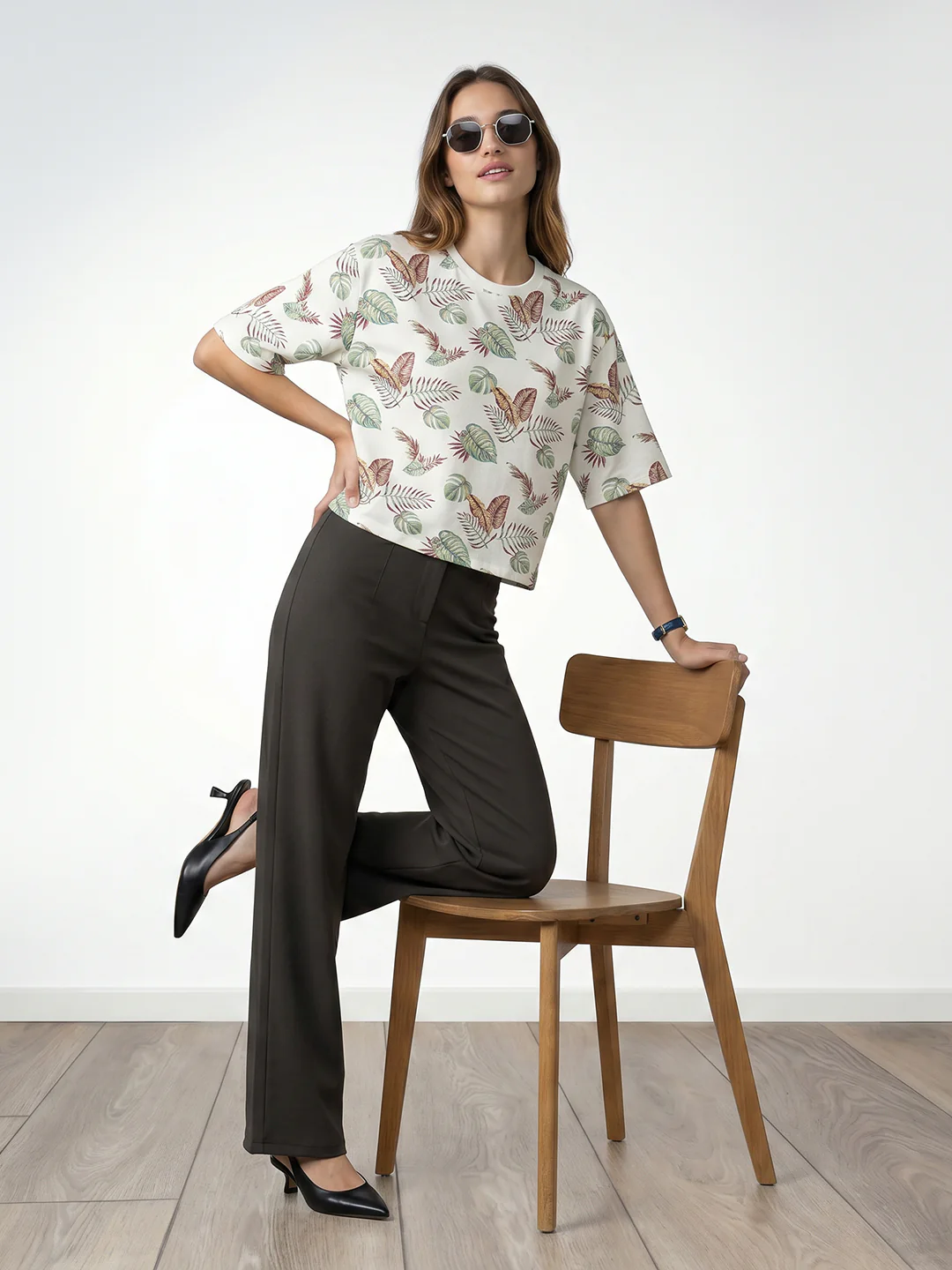 Women Leaf Print Graphic Crop Tees