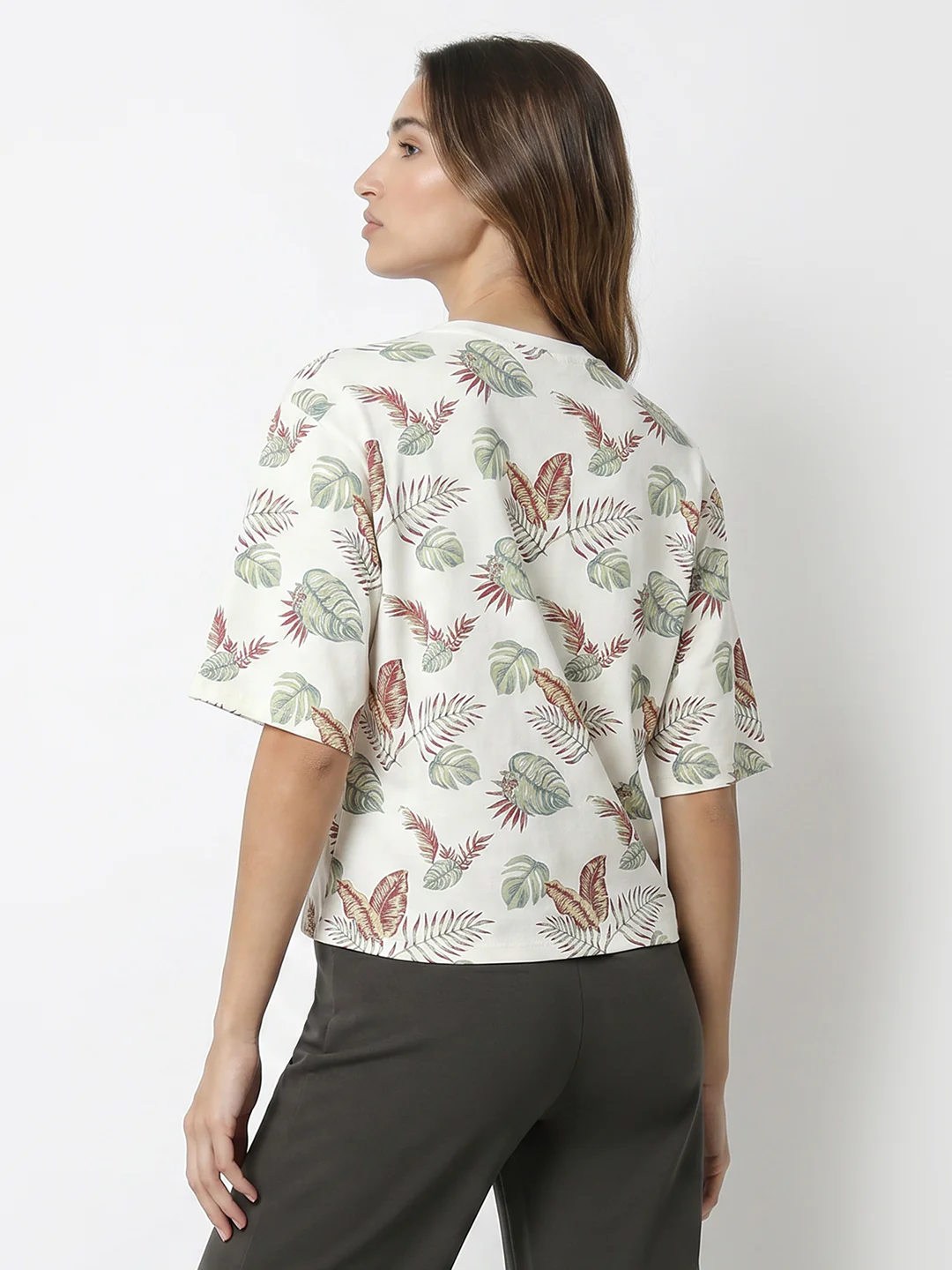 Women Leaf Print Graphic Crop Tees - Image 3