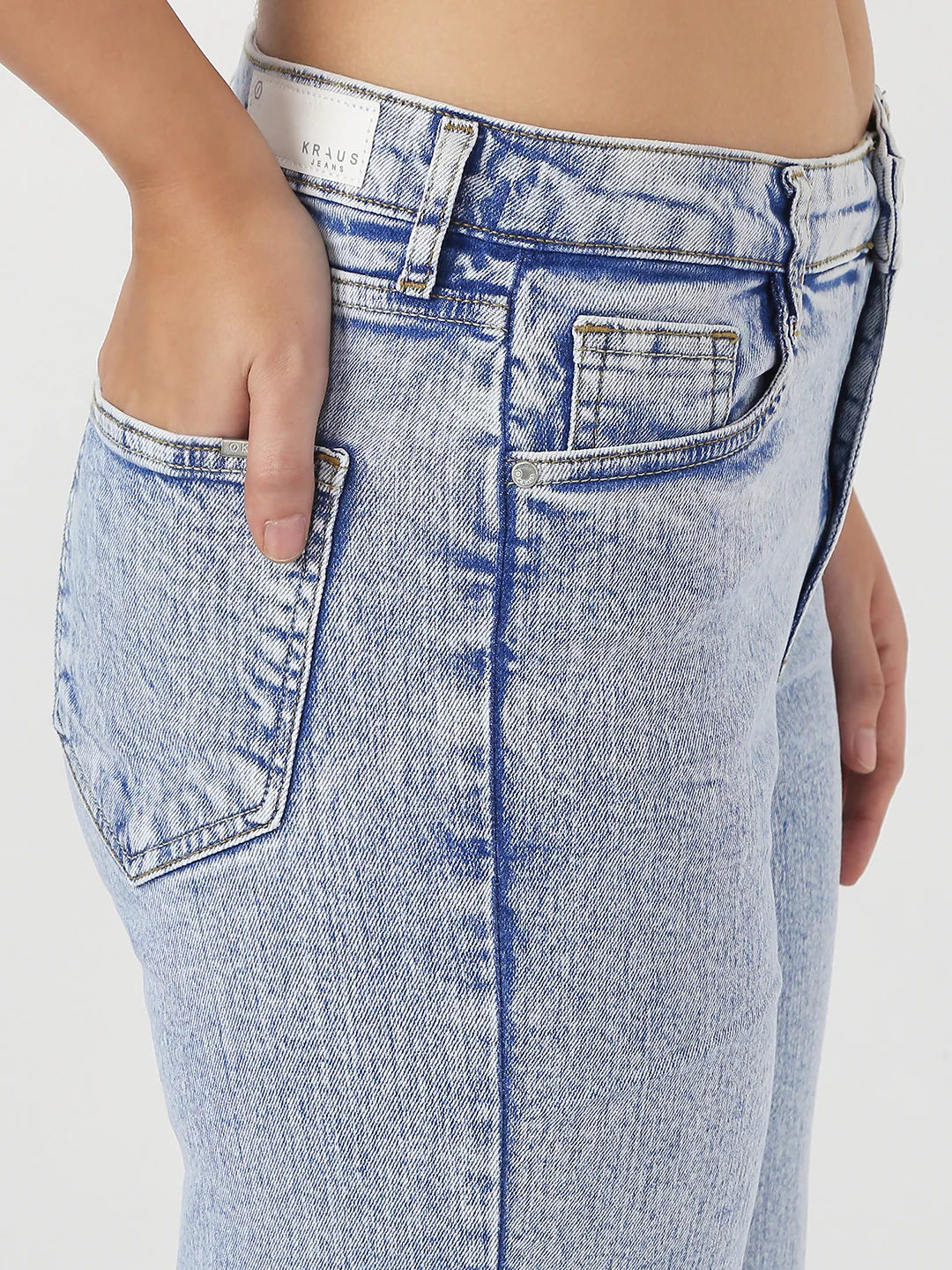 Women Light Blue High-Rise Crop Wide Leg Jeans - Image 4