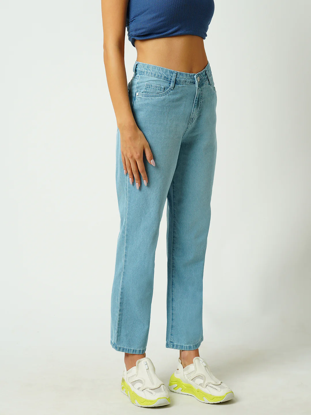 Women Light Blue High-Rise Loose Straight Jeans - Image 6