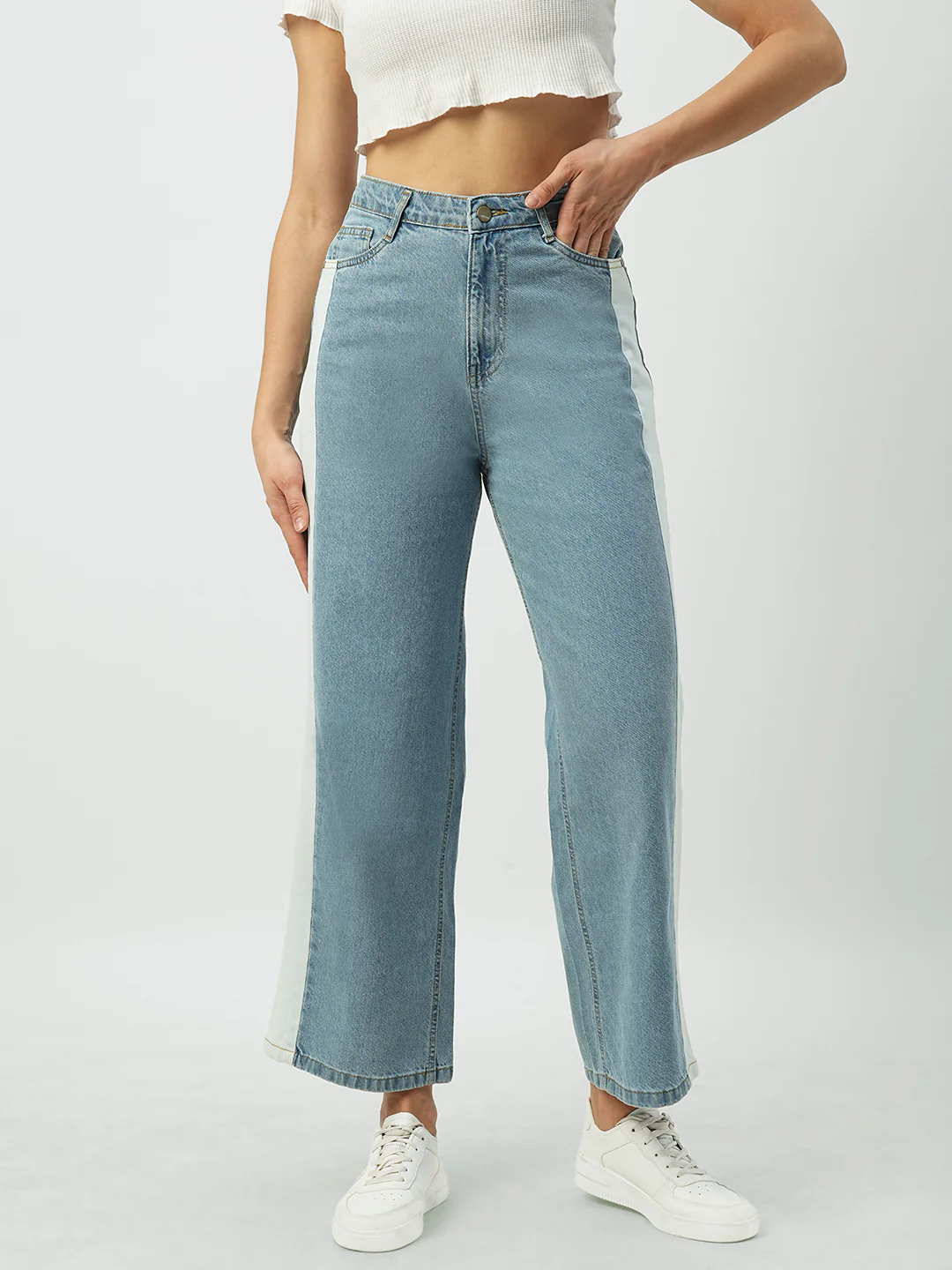 Women Light Blue High-Rise Wide Leg Jeans - Image 2