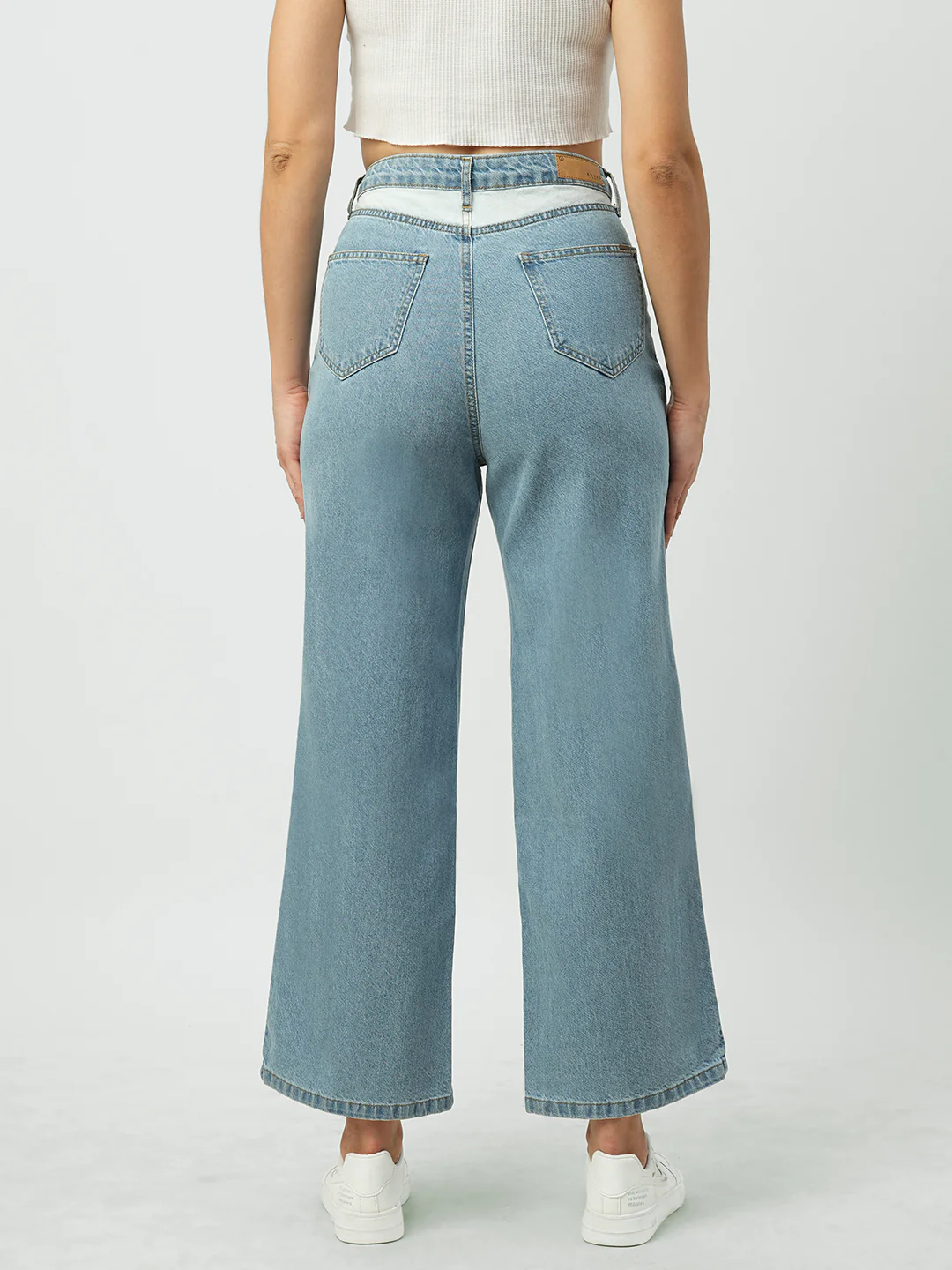 Women Light Blue High-Rise Wide Leg Jeans - Image 3
