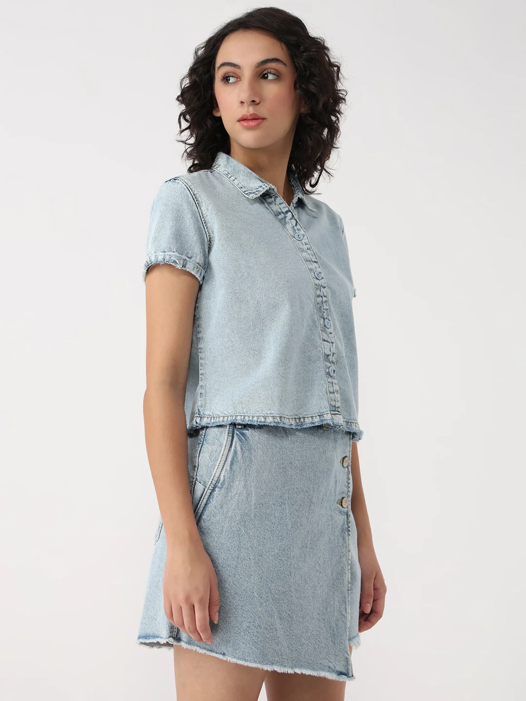 Women Light Blue Slim Crop Denim Shirt - Image 4