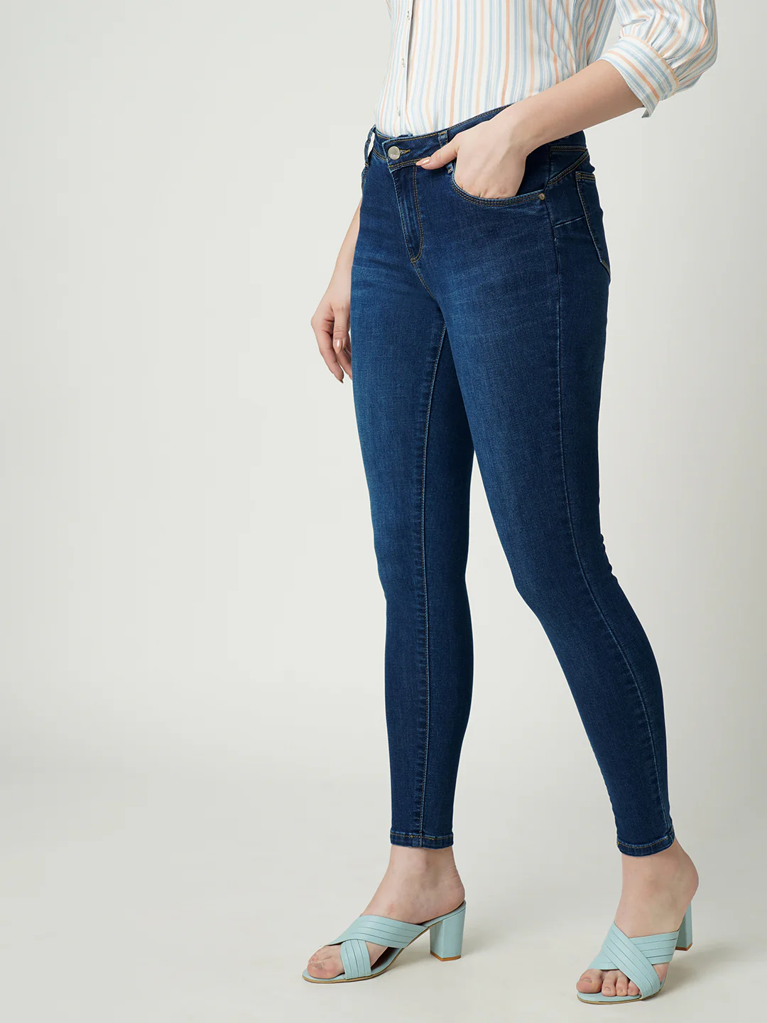 Women Mid-Rise Push Up Super Skinny Jeans - Image 6