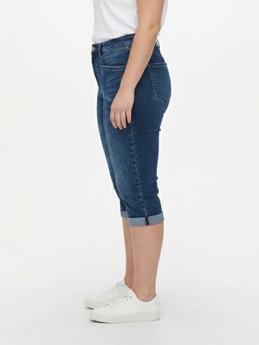 Women Mid-Rise Slim Fit Capri - Image 6