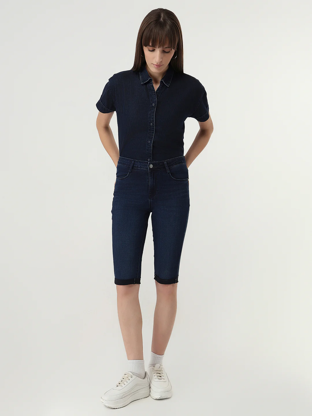 Women Mid-Rise Slim Fit Capri - Image 4