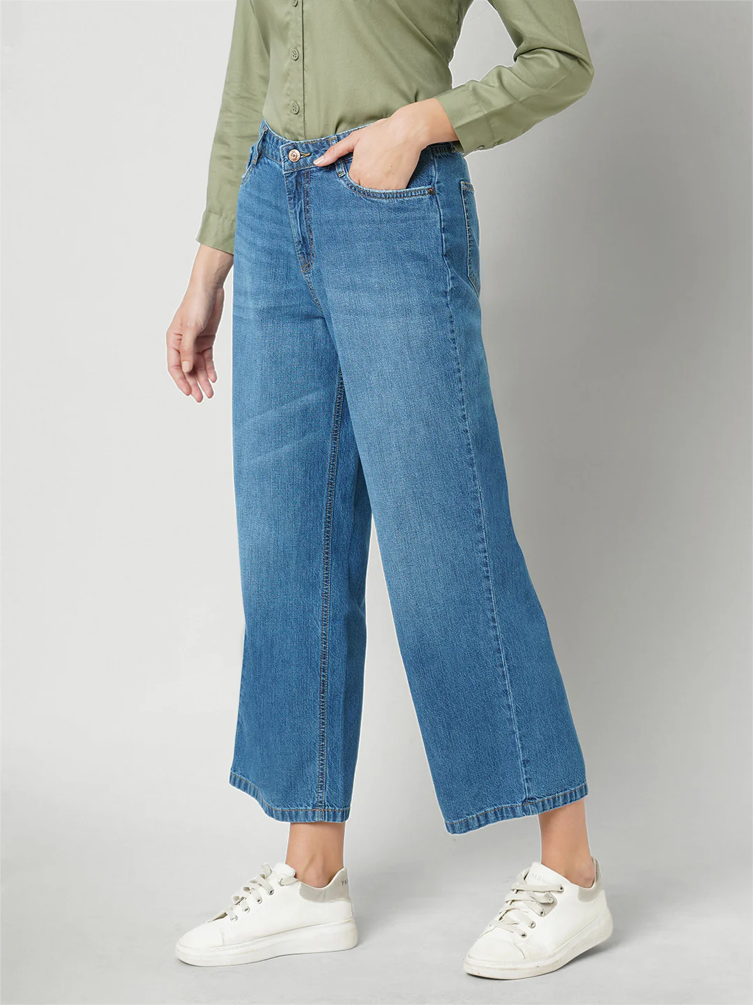 Women Mid-Rise Wide Leg Jeans - Image 6
